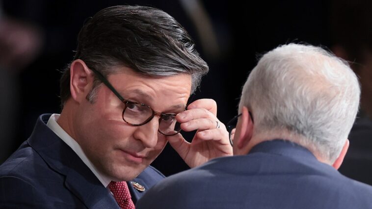 La motion visant à libérer Mike Johnson semble sacrément immobile