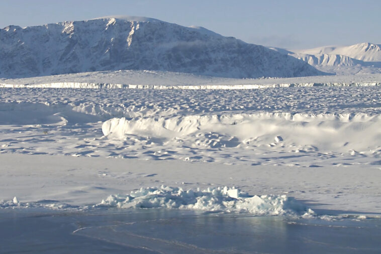 La plus grande langue de glace flottante du Groenland est en train de fondre