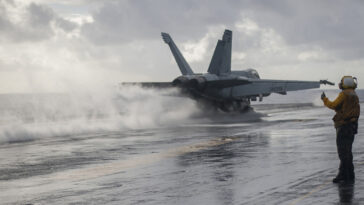 cc COMSEVENTHFLT, modified, https://flickr.com/photos/us7thfleet/10987594426/in/photolist-hJWi2d-2dQHVTB-c3Zd8U-c411jo-c3Z9TC-2ezHPCb-c41e59-c411WS-c3ZzXs-c3ZJJq-c3ZzcA-c3ZbQu-2ezHNMy-c3Z5A1-6gLWAK-6g9xTZ-c3ZFQw-6gLWAP-c417R9-c3ZN6N-c412Cm-c3ZGzb-c3ZorQ-c3Zm4h-c41doC-c3ZWYb-c3ZNJL-c3Zpim-c3Zfz5-c41gNo-c3ZHcJ-c3Zt6Y-c3ZnAq-c3Z4Qq-Hwtibe-c41afh-c3Zh6h-c418CG-c3ZZ59-c3Zwmj-c3Zkd5-HWL1v9-c416gj-c414Gy-c3ZYpU-c3ZRZ3-c3ZAHj-c3ZXHQ-c3ZryN-c3ZUQA