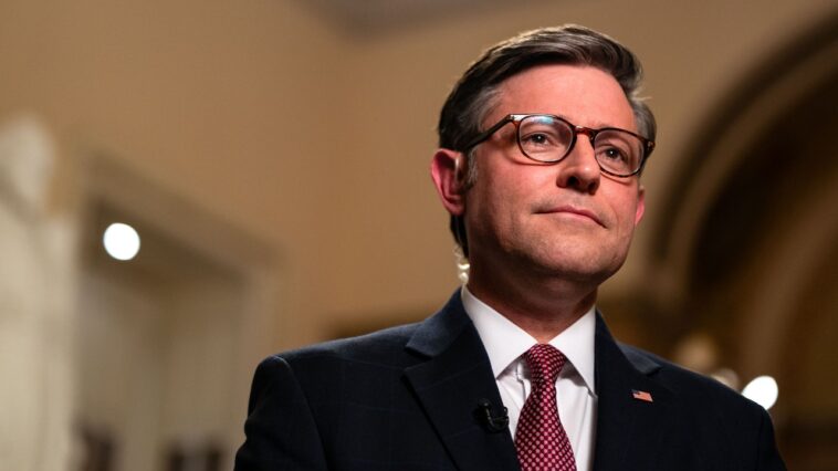 Le jeu de poulet de Mike Johnson Le jeu de poulet de Mike Johnson