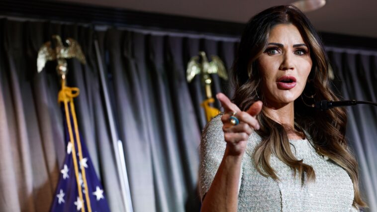 Le nouveau livre de Kristi Noem comprend un récit étrangement détaillé du meurtre de son chien de compagnie