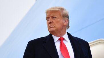 Les énormes projets de loi de Donald Trump mettent presque en faillite son principal PAC