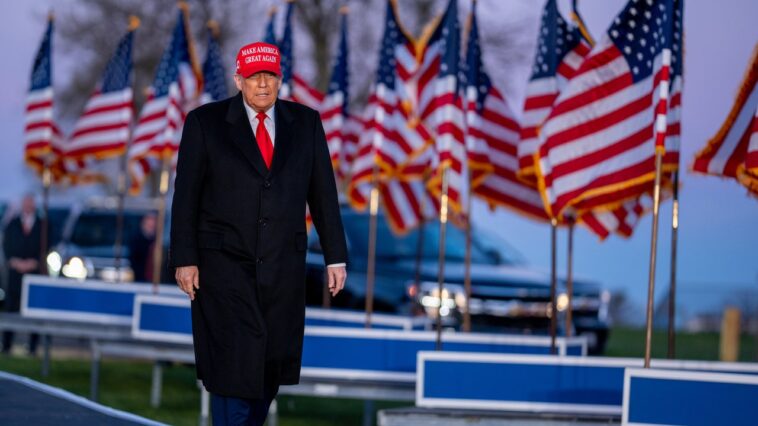 Non, le projet de Trump de déployer 100 000 agents électoraux n'est pas une question d'« intégrité électorale » Non, le projet de Trump de déployer 100 000 agents électoraux n'est pas une question d'« intégrité électorale »