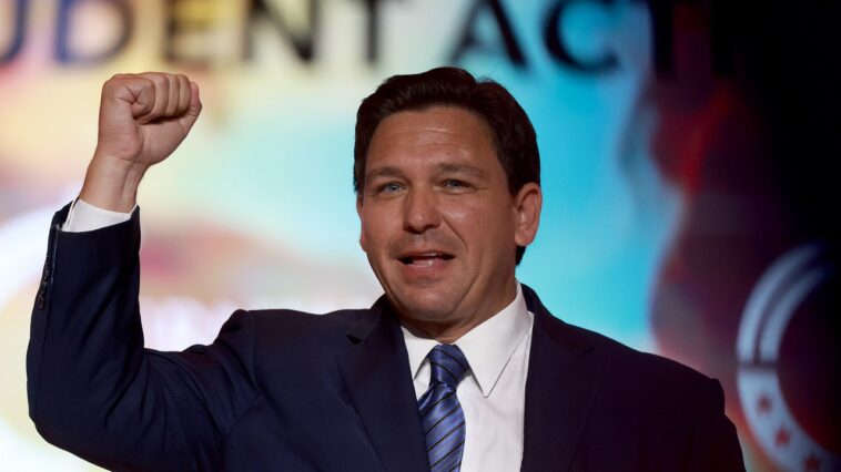 Ron DeSantis dit aux donateurs qu'il collectera des fonds pour Trump, dont la campagne l'a qualifié de « petit homme triste »