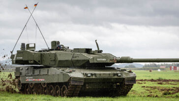 cc Fric.matej, modified, https://simple.m.wikipedia.org/wiki/File:Tank_Leopard_2A7_NATO_Days_2022.jpg
