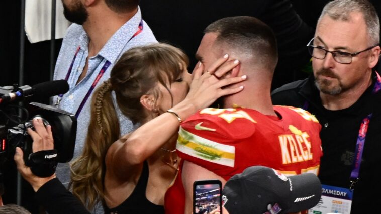 Taylor Swift partage la vidéo de Travis Kelce Kiss