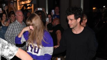 Taylor Swift semble vraiment avoir beaucoup à dire sur Matty Healy dans le département des poètes torturés