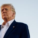 Trump, se comparant à Nelson Mandela, déclare que la prison pour violation de l'ordre de bâillon serait un « grand honneur »