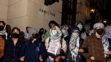 « Tout semblait vraiment dystopique » : des étudiants journalistes de Colombie en première ligne des manifestations à Gaza