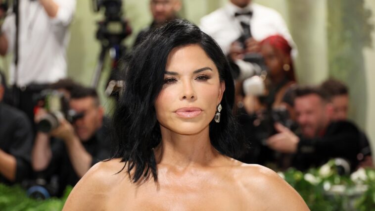 Lauren Sánchez Blooms fait ses débuts au Met Gala 2024 Lauren Sánchez Blooms fait ses débuts au Met Gala 2024