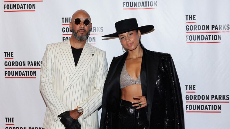Alicia Keys, Swizz Beatz, Colin Kaepernick, Usher et bien d'autres se réunissent pour célébrer l'art et l'activisme lors du gala annuel de la Fondation Gordon Parks