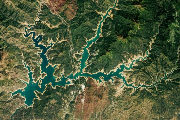 De la sécheresse à l'inondation : rebondissement époustouflant du plus grand réservoir de Californie De la sécheresse à l'inondation : rebondissement époustouflant du plus grand réservoir de Californie