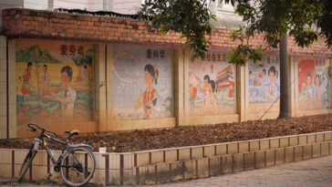 cc timquijano, modified, https://flickr.com/photos/timquijano/5359545964/in/photolist-26RLn4c-7j77jH-9SFJFQ-9aB5hU-k8R5Ex-5rfszF-2gsLnWE-2j3duBt-2j3g8ZU-draBNK-8vfhm3-7jEYVV-9t7LyT-k8SXuh-2mBXThA-k8Qt3T-6UH4cM-draBxM-draBJ4-dZHKZD-9Fgm2k-draCYc-draNAu-2jcyRuW-draN8W-draMPN-draBBi-draCgc-draMM7-2jcxvjb-9dsdVR-draCpV-dZPtdo-dQ3ESr-9oKaiK-eb5AZT-9w7qm9-draMDN-eb5B1F-2n9uxzy-2gNgTj4-3PcAX-2ogeXGV-draMYs-81zqvC-k8R35n-47E5tn-6UH9gr-ghCbj-VXnYeS