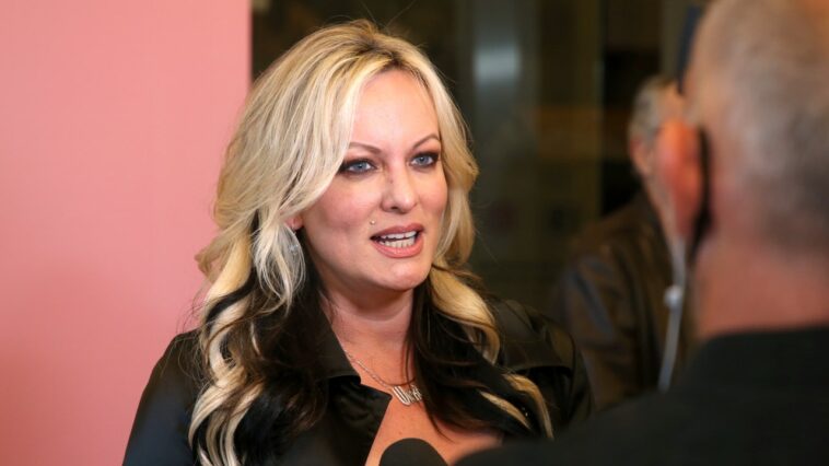 La demande d'annulation du procès de Trump a été refusée après que Stormy Daniels ait détaillé graphiquement ses prétendues relations sexuelles qui lui auraient fait mal au ventre