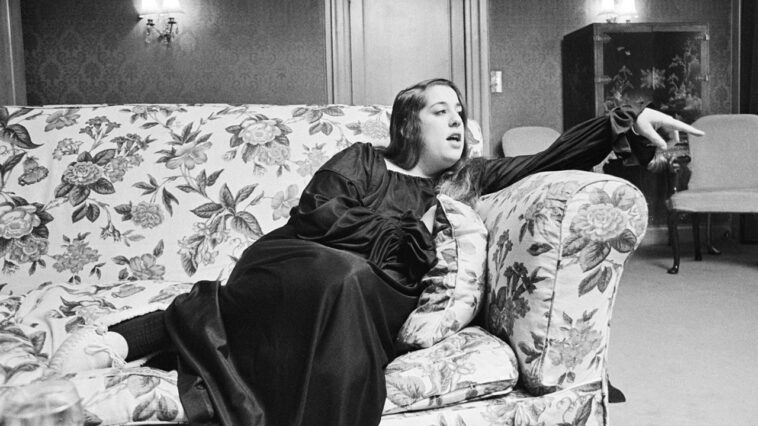 La fille de Mama Cass dissipe le mythe du sandwich au jambon, mais pas la mauvaise réputation de John Phillips