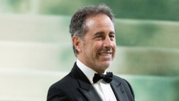 Le discours d'ouverture de Jerry Seinfeld incite au débrayage à l'Université Duke