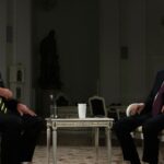 Tucker Carlson boucle la boucle avec une émission à la télévision d'État russe Tucker Carlson boucle la boucle avec une émission à la télévision d'État russe