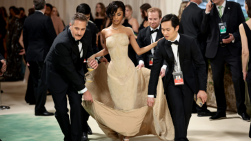 Tyla et sa robe Balmain Sand ont dû être portées sur les marches du Met Gala 2024