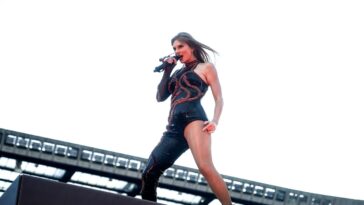 Taylor Swift interrompt le plus grand concert dans un stade d'Écosse en raison d'une blessure à la main et d'un fan en détresse