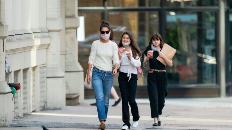 Suri Cruise est diplômée du lycée de New York et pourrait fréquenter l'université Carnegie Mellon