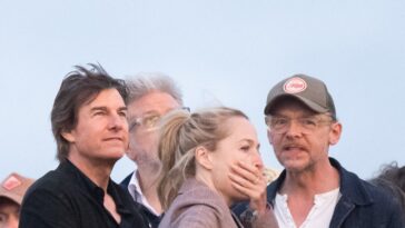 Tom Cruise poursuit son été de concerts avec Glastonbury Stop