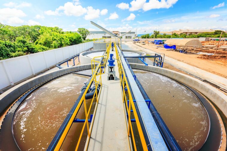 Dangers cachés : Johns Hopkins démasque les produits chimiques dangereux présents dans les engrais biosolides SciTechDaily