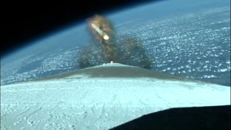 Décollage stellaire de Starliner : les astronautes de la NASA se lancent dans un voyage historique vers l'ISS United Launch Alliance Atlas V Rocket Booster Separation