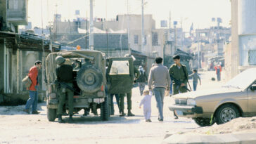 cc Efi Sharir / Dan Hadani collection / National Library of Israel / The Pritzker Family National Photography Collection, modified, https://commons.wikimedia.org/w/index.php?limit=500&offset=0&profile=default&search=Gaza&title=Special:Search&ns0=1&ns6=1&ns12=1&ns14=1&ns100=1&ns106=1#/media/File:Intifada_in_Gaza_Strip_(FL45954629).jpg