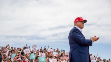 Trump prêche l’évangile des griefs lors d’un rassemblement étouffant après sa condamnation