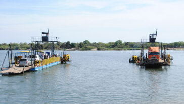 Border crossing (ferry) from Botswana to Zambia, cc diego_cue, modified, https://commons.wikimedia.org/wiki/File:Border_crossing_%28ferry%29_from_Botswana_to_Zambia_-_panoramio.jpg