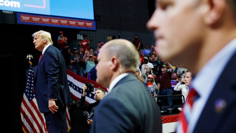 Comment Trumpworld fait face au boom de Kamala Harris