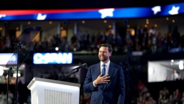 JD Vance, autrefois un fan inconditionnel de Never Trump, achève sa MAGAmorphose