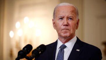 Joe Biden et ses alliés sont furieux contre les démocrates qui tentent de le pousser à la démission : « Ils font du Jules César avec cet homme »