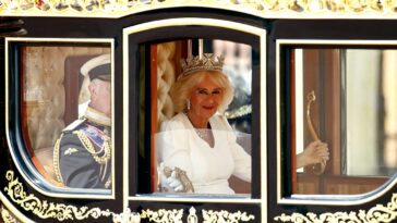 La reine Camilla était littéralement une reine d'anniversaire avec une couronne historique de plus de 1 000 diamants