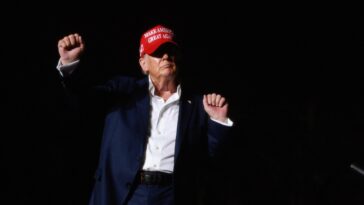 Trumpworld se réjouit de l'effondrement de Biden : « Il est cuit »