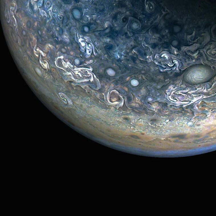Une majesté à couper le souffle : Juno de la NASA capture le chaos coloré de Jupiter avec des détails époustouflants SciTechDaily