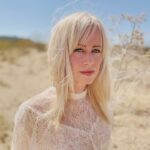 L'auteure-compositrice-interprète Orenda Fink brise le charme de sa mère dans de nouveaux mémoires envoûtants