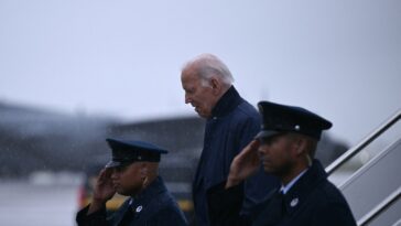 Biden a abandonné parce que « la chose la plus importante » est « nous devons vaincre Trump » : CBS News