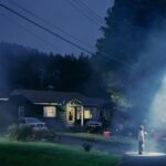 Gregory Crewdson fait de la photographie depuis près de 4 décennies. Il les revisite désormais toutes.
