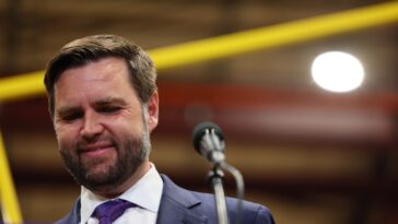 JD Vance a essayé de qualifier les démocrates de « bizarres »