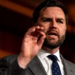 JD Vance, obsédé par les décisions reproductives des étrangers, a déclaré que les enseignants sans enfants le « dérangeaient »