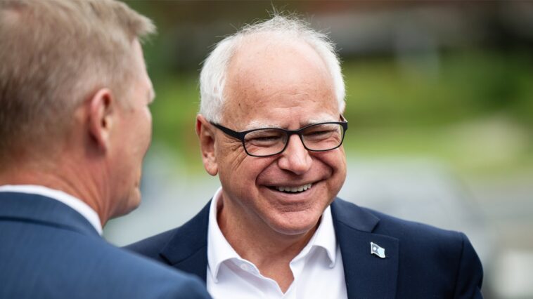 Kamala Harris aurait confié le poste de vice-président à Tim Walz, créateur de la stratégie politique « Big Weirdos »