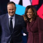 La campagne de Kamala Harris donne aux fans de Doug Emhoff ce qu'ils veulent : un deuxième produit Gentleman Thirst Trap