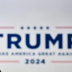 La campagne de Kamala Harris imagine Trump contemplant l'abîme algorithmique, se demandant s'il est bizarre