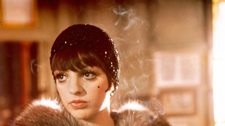 Liza Minnelli écrit ses mémoires parce qu'elle est « folle à lier »