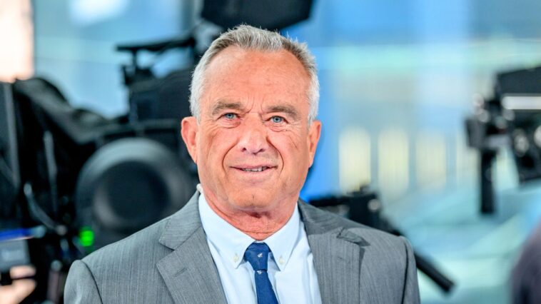 RFK Jr., qui pense que les produits chimiques présents dans l’environnement peuvent rendre les enfants homosexuels, aidera Trump à « choisir les personnes qui dirigeront le gouvernement »