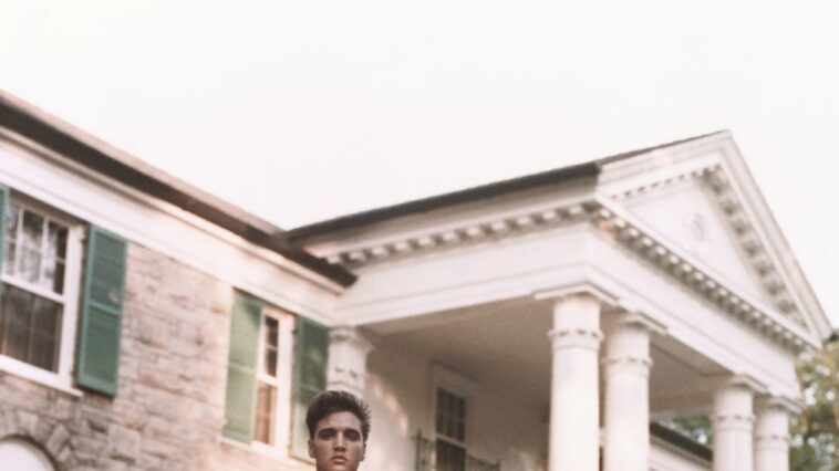 Une grand-mère du Missouri arrêtée pour un complot bizarre visant à voler Graceland d'Elvis Presley