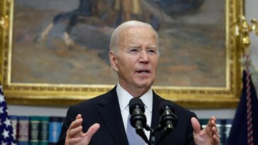 Biden dénonce les attaques de Trump contre les immigrants haïtiens avec de fausses histoires de consommation d'animaux de compagnie