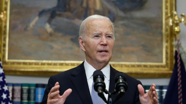 Biden dénonce les attaques de Trump contre les immigrants haïtiens avec de fausses histoires de consommation d'animaux de compagnie