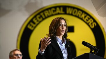 Comment Kamala Harris s'attaque au faux populisme de Trump